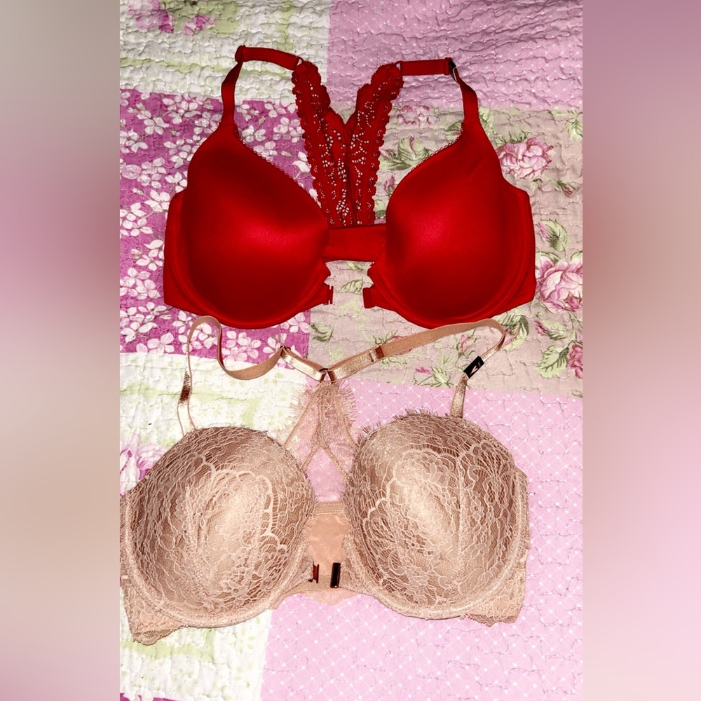 NWT VICTORIAS SECRET BRAS